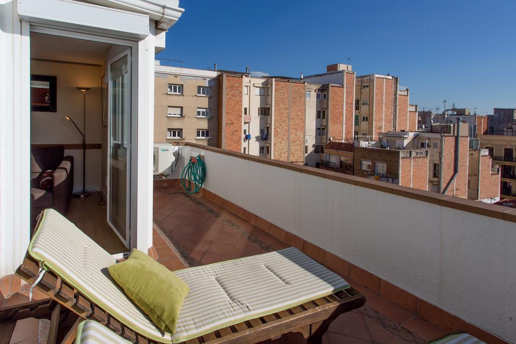 Gaudi Views Apartment Barcelona Bagian luar foto
