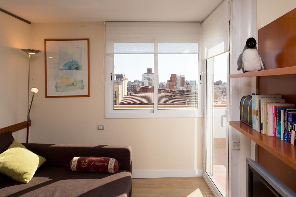 Gaudi Views Apartment Barcelona Bagian luar foto